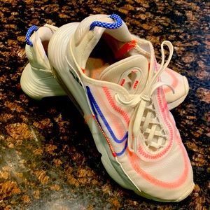 Nike Women’s AirMax 270